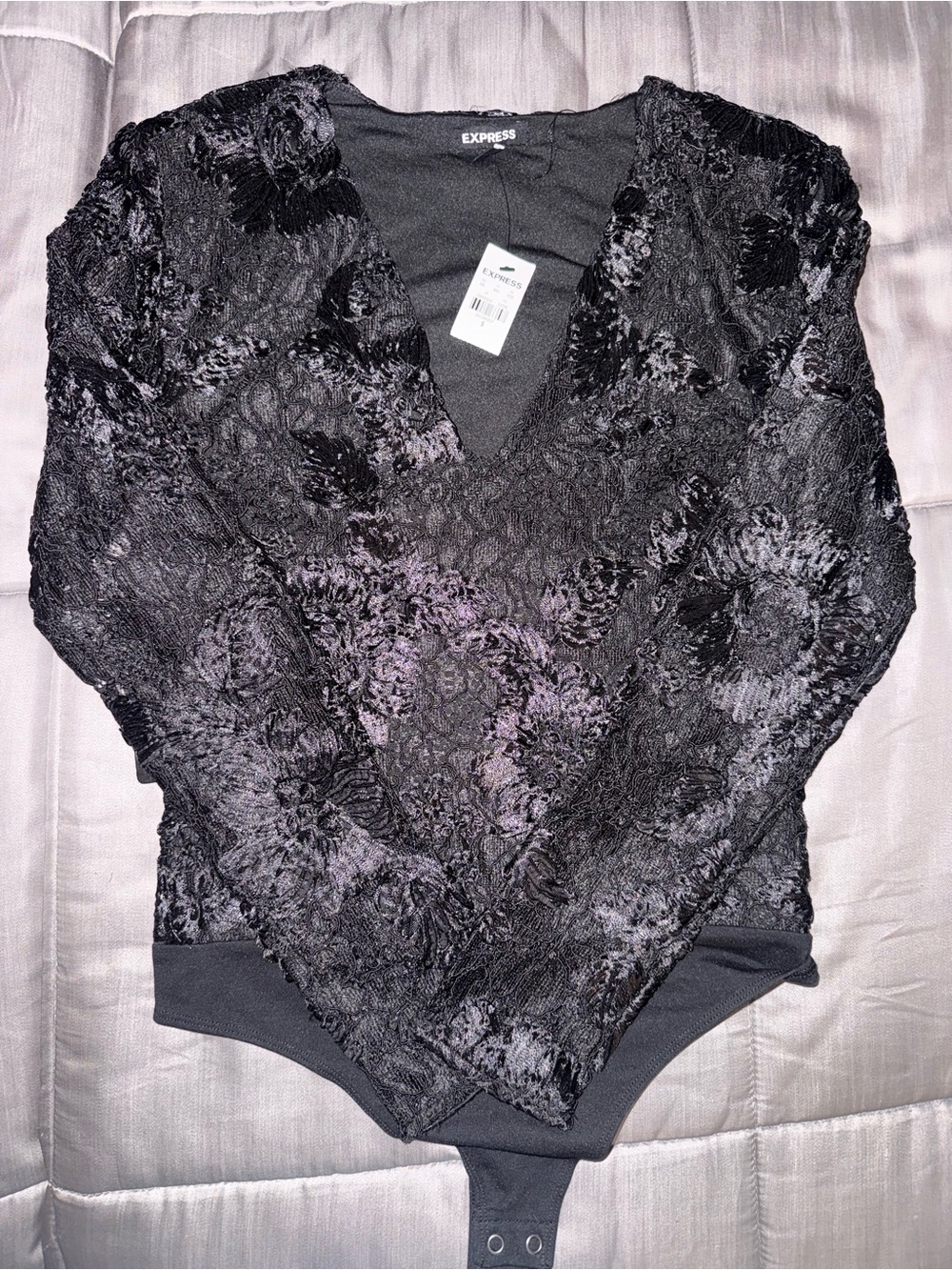 Express Black Textured V-Neck Bodysuit size small (new)